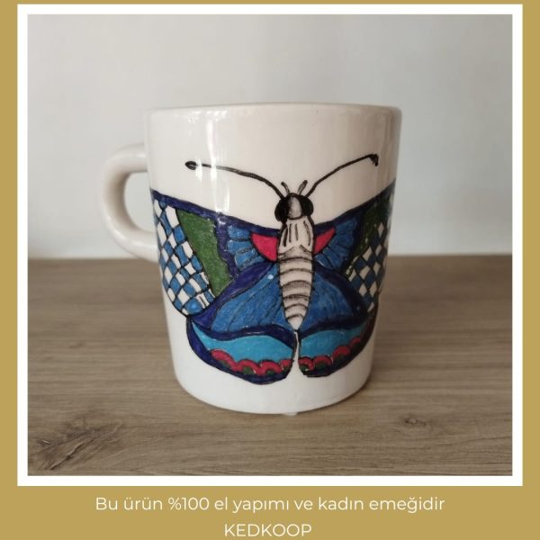 Kelebek desenli el yapımı seramik kupa