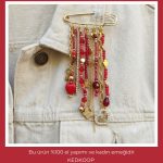Kırmızı zincirli yaka iğnesi - Görsel 2
